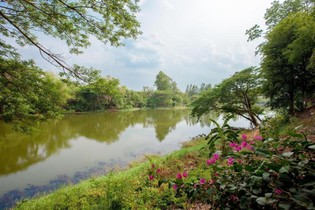 Varee Valley Resort And Restaurant コーンケーン エクステリア 写真