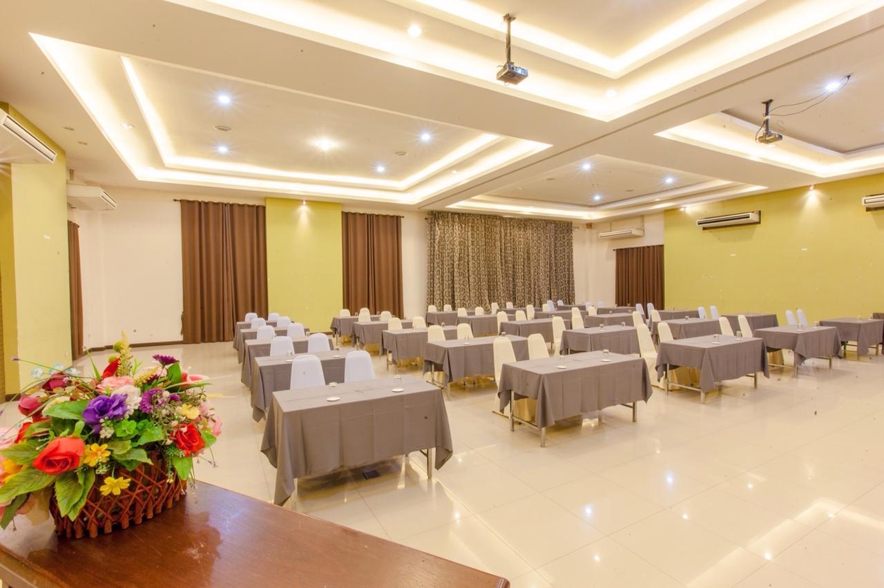 Varee Valley Resort And Restaurant コーンケーン エクステリア 写真